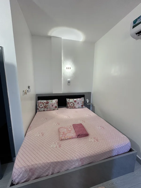 Studio King Size — Chez Géro, Fidjrossè Cotonou