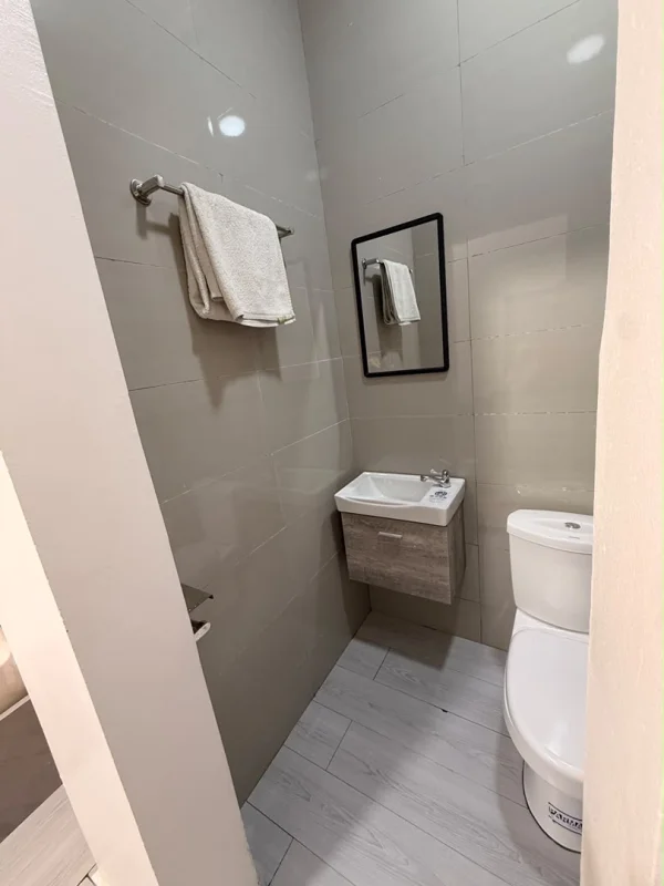 Studio King Size — Chez Géro, Fidjrossè Cotonou