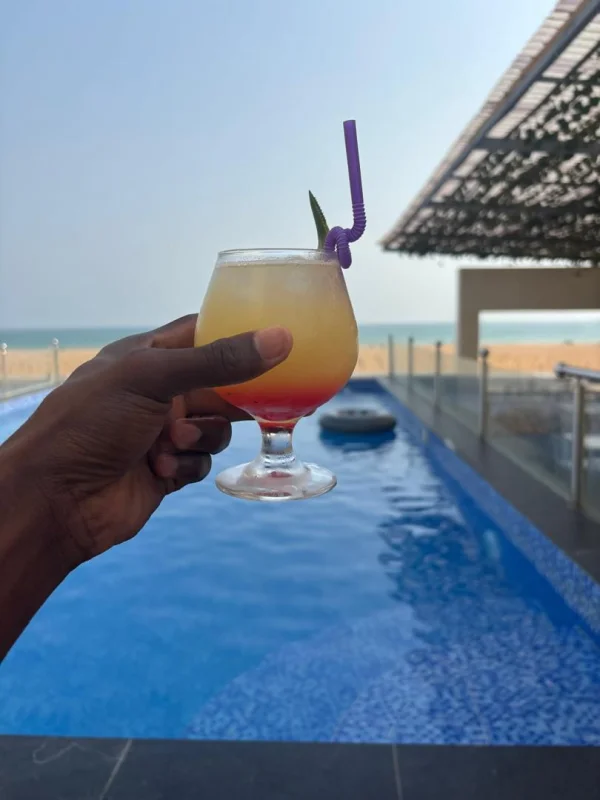 Piscine rooftop — Chez Géro, Fidjrossè Cotonou