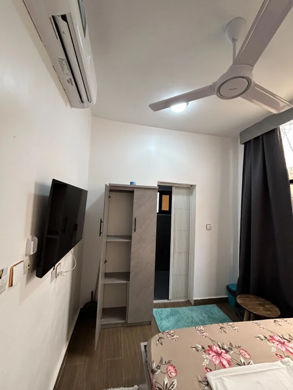 Chambre King-Size supérieure — Chez Géro, Fidjrossè Cotonou